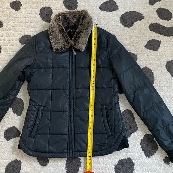 VANS Black Jacket w/Faux Fur Collar - Picture 9 of 16